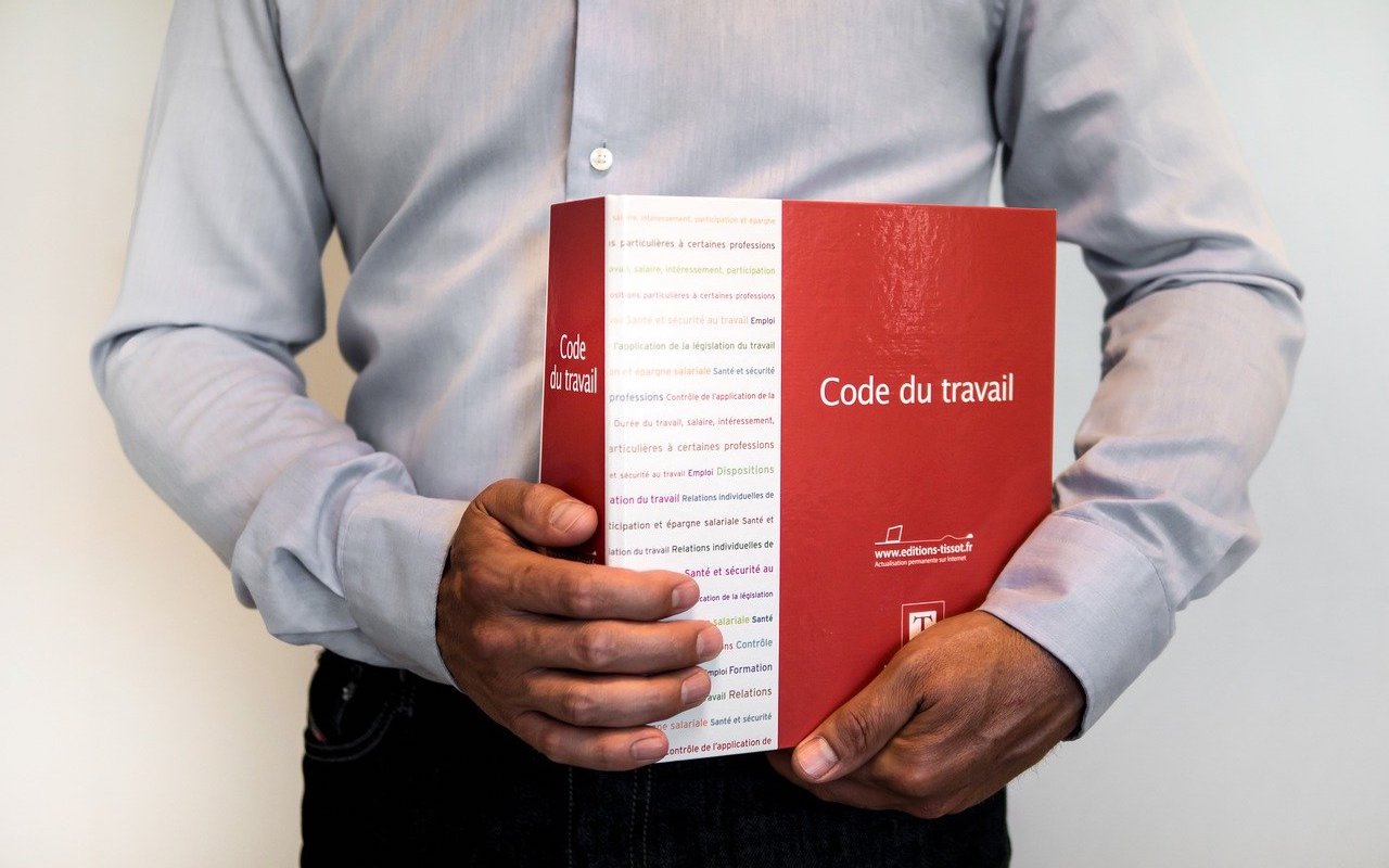 企業法務のおすすめ本ランキング19選!【2022年】